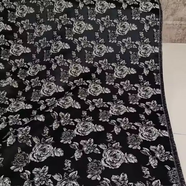 Factory Direct Wholesale 100% Polyester Custom Jacquard Fabrics Three Dimensional Rose Pattern Embos / 2