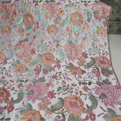 Hot Selling Popular Classic Metallic Jacquard Brocade Yarn Dyed Shiny Pink Flower Fabric For Women D