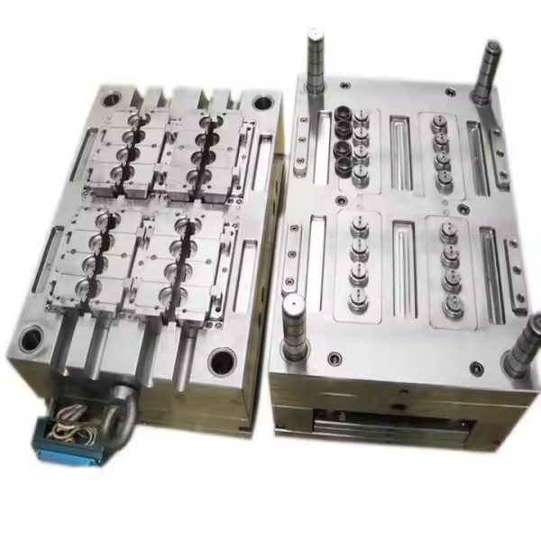 CNC Precision Stamping Tooling for Steel Sheet, Progressive Die for High-Volume Production / 3